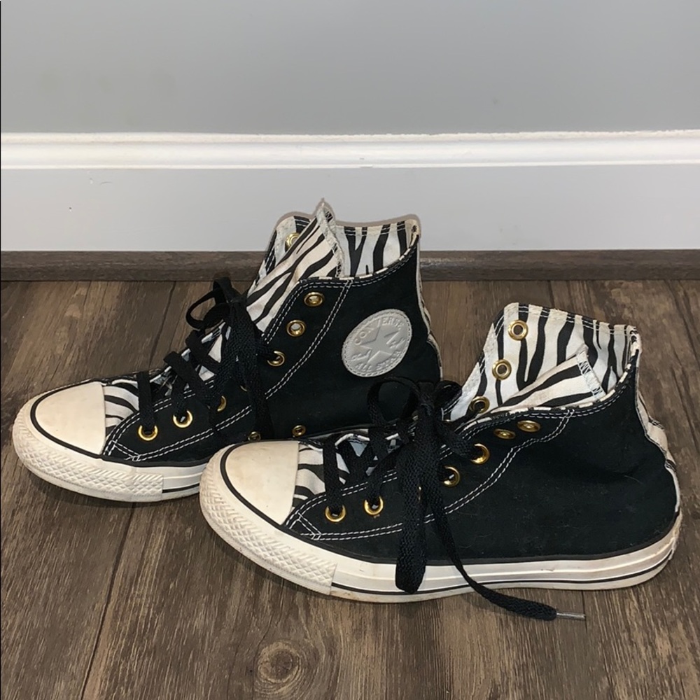 Converse - Picture 2 of 4